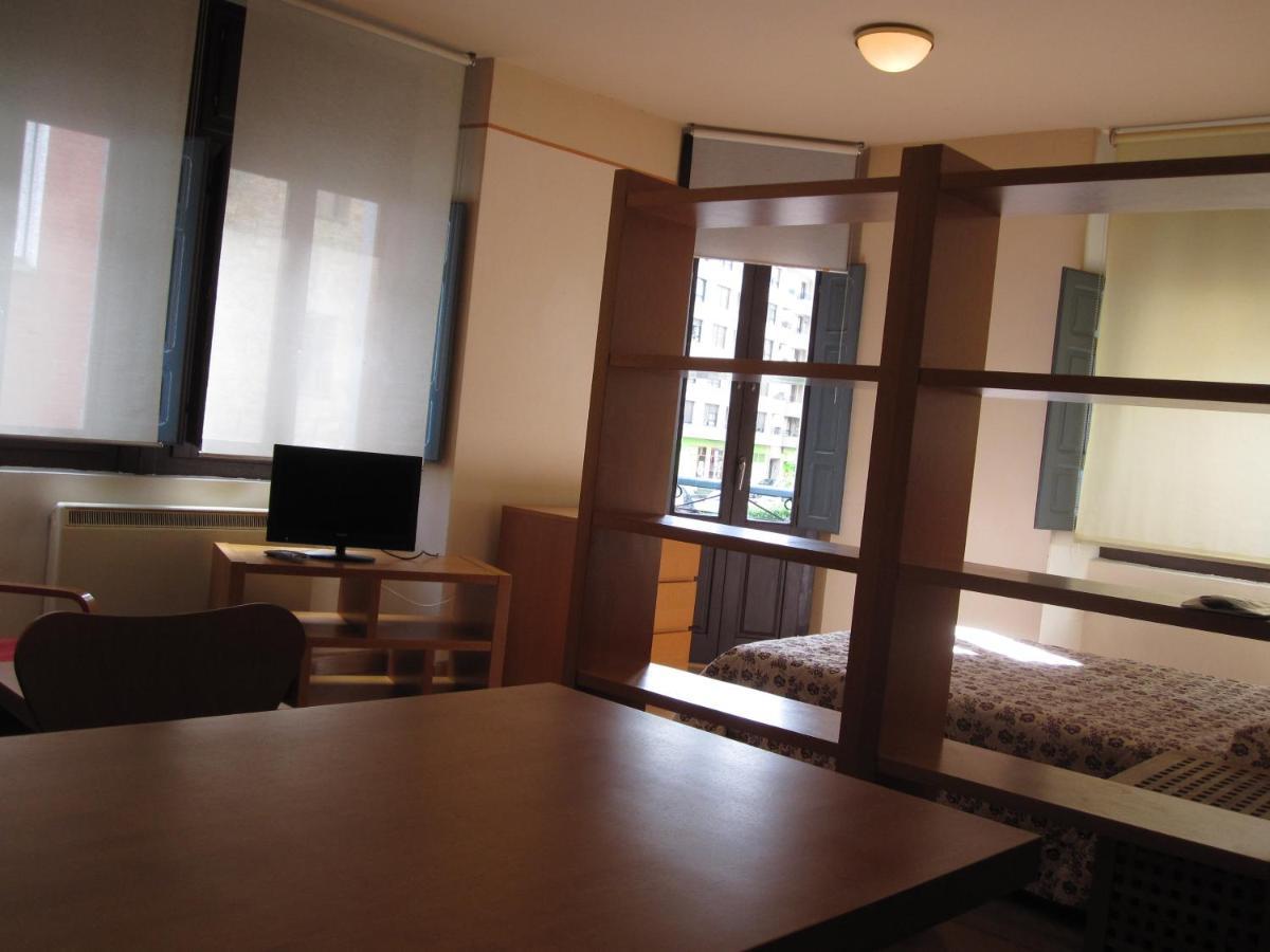 Apartamentos Legazpi Cangas De Narcea Buitenkant foto